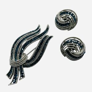 Vintage Trifari 1963 Cavalcade Montana Blue Brooch Earring Set